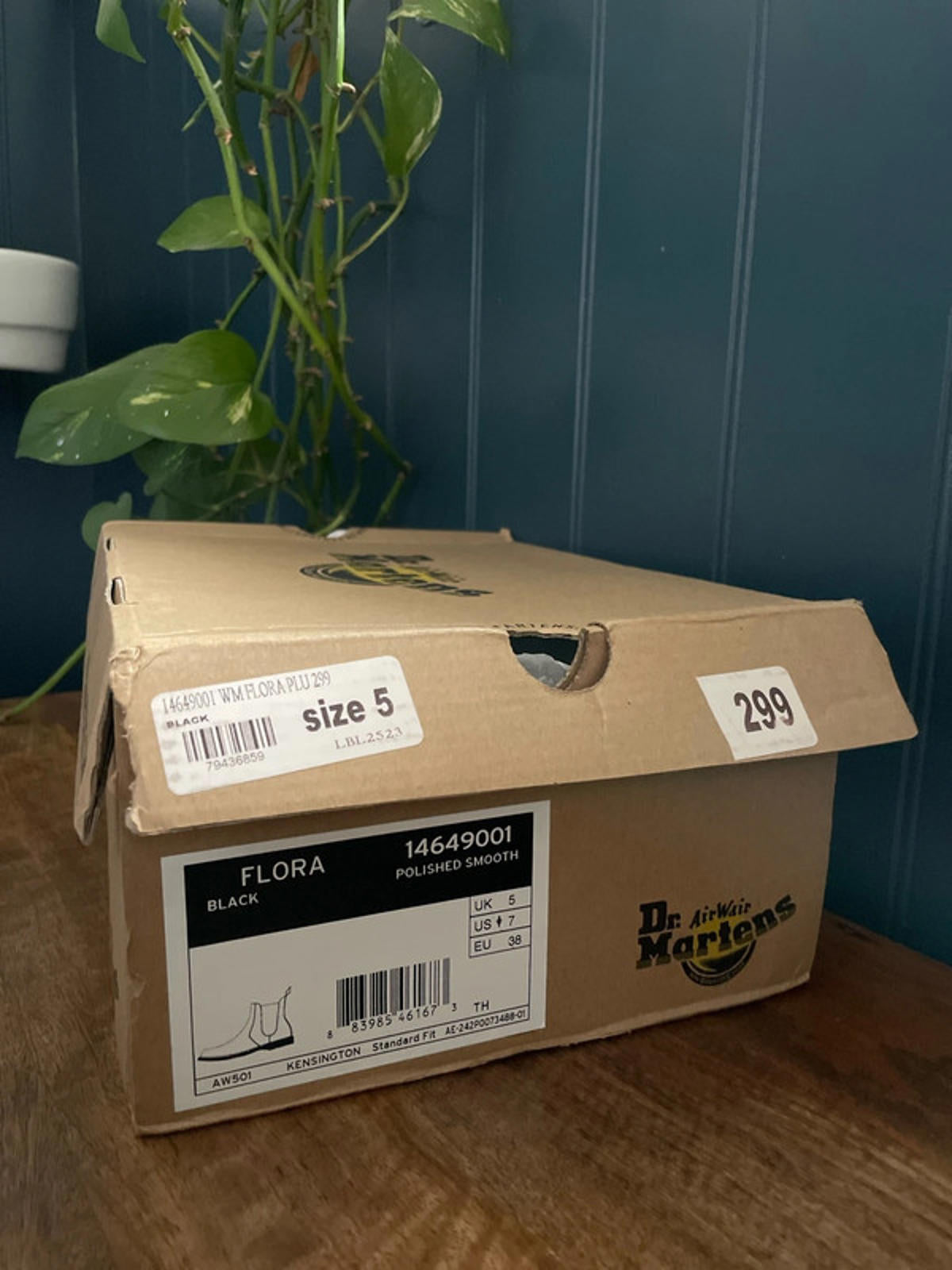 Women’s Dr Martens Flora Leather Chelsea Boots In Black - UK5 - 2172