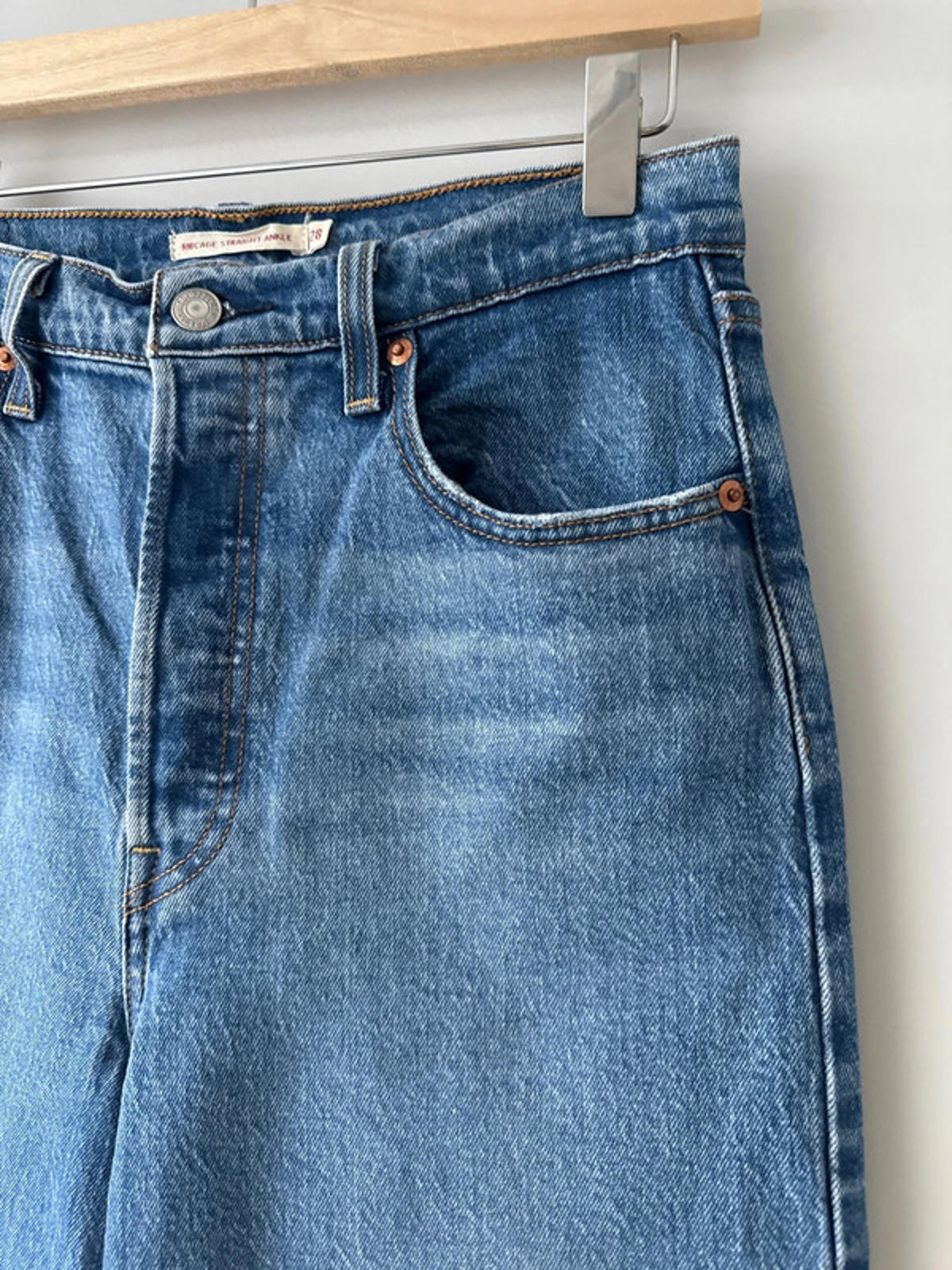 Women’s Levi’s Ribcage Straight High Waisted Fit Jeans - W28/L27 - 1956