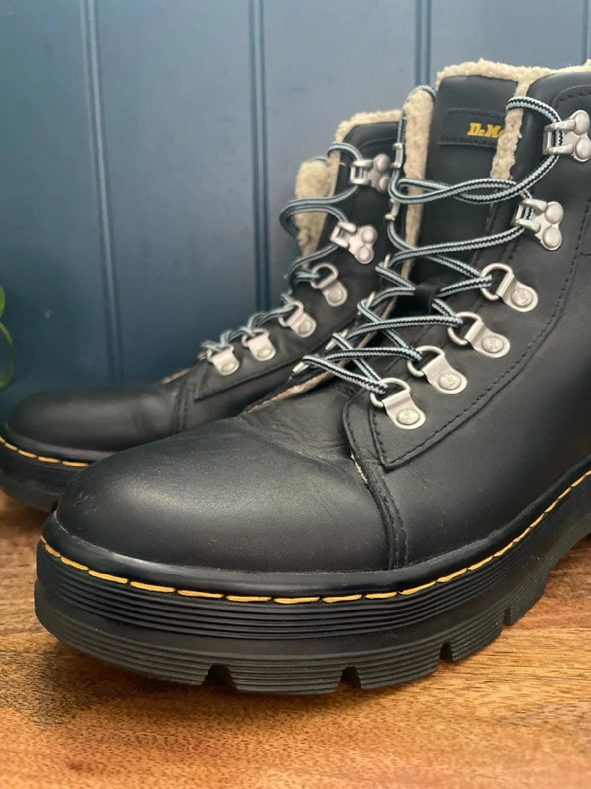 Women’s Dr Martens Combs Premium Leather Faux Fur Lined Lace Up Boots In Black - UK6 - 2357
