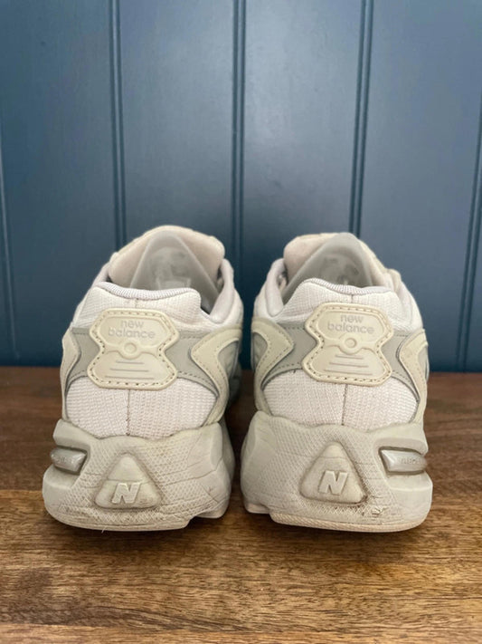 Women’s New Balance 725 Trainers With Chunky Sole - UK 6 - 0992