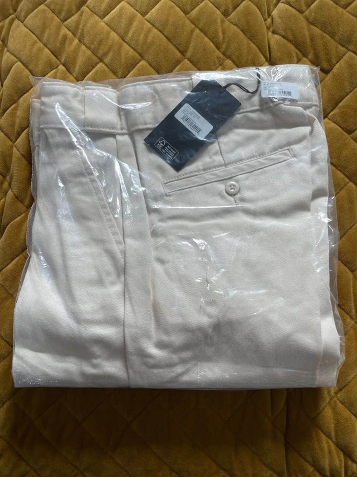 Women’s Dickies Elizaville Straight Leg Chino Trouser In Cream - W26/L29 - 3008