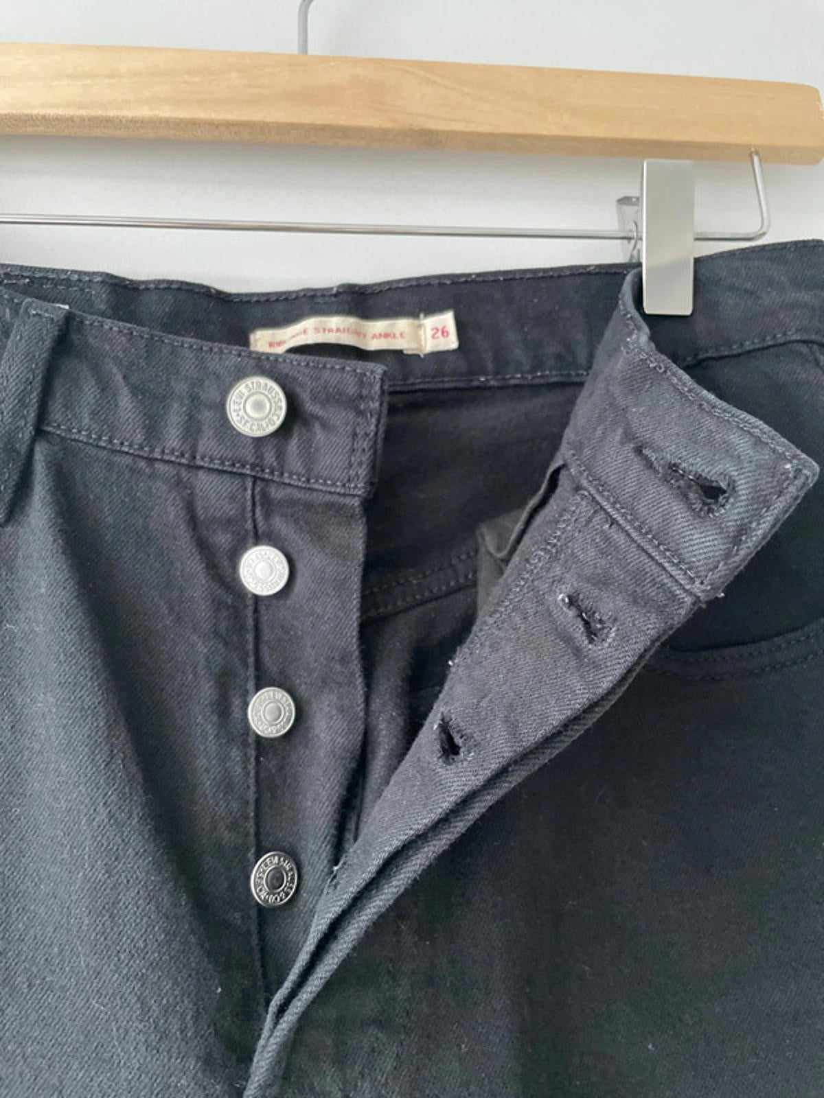Women’s Levi’s High Waisted Ribcage Straight Fit Jeans In Black - W26/L27 - 2347