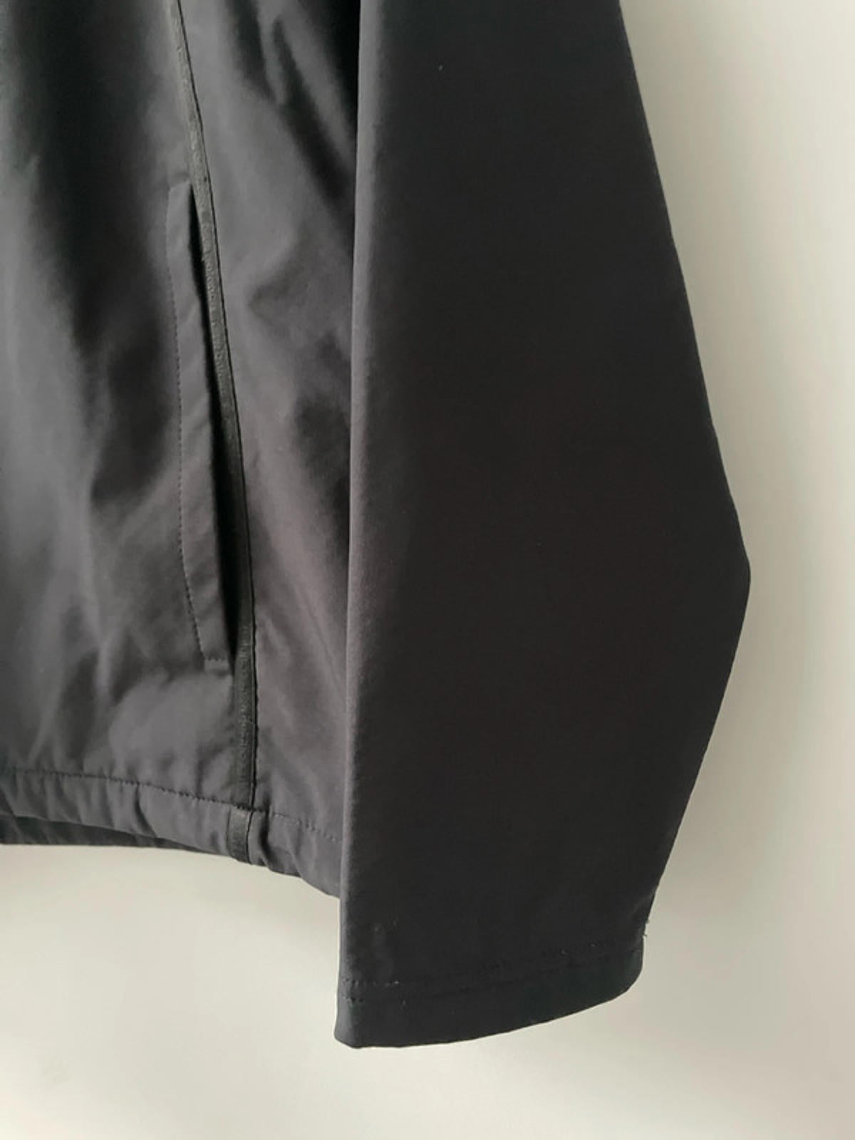 Men’s New Balance Zip Through Hooded Jacket - Medium - 1994