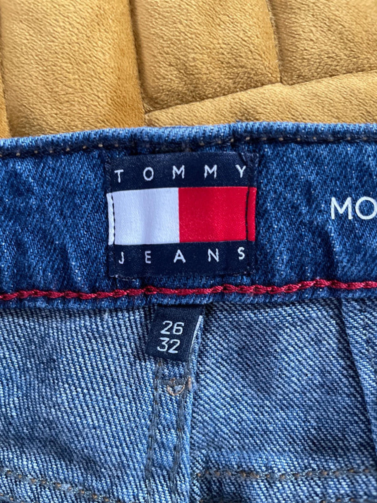 Women’s Tommy Hilfiger Mom Ultra High Tapered Fit Jeans In Navy - W26/L32 - 2348
