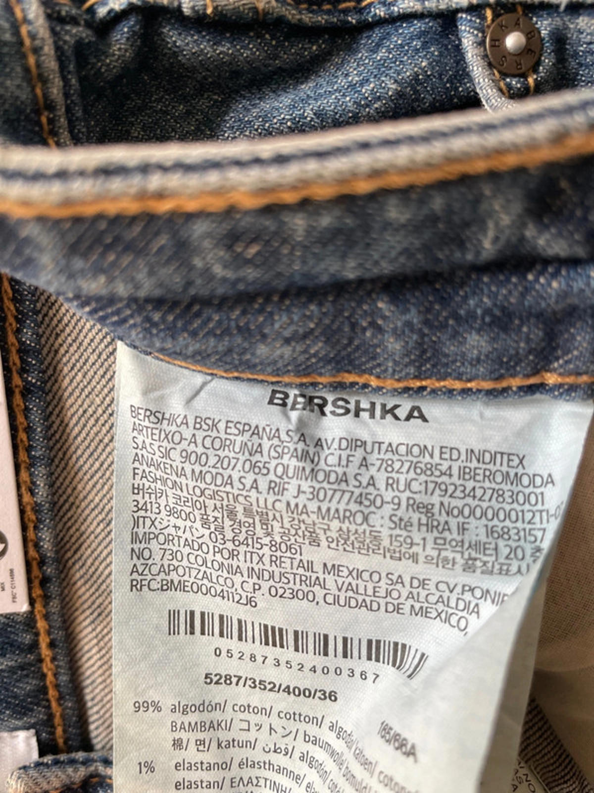 Women’s Bershka Premium Straight Fit Jeans with Raw Edge Hem - W27/L30 - 1863