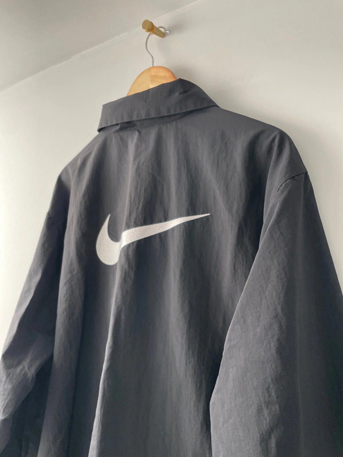 Men’s Nike Sportswear Club Coach Jacket With Large Embroidered Logo - XLarge - 2052