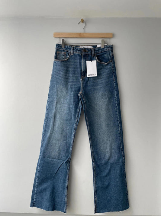 Women’s Bershka Premium Straight Fit Jeans with Raw Edge Hem - W27/L30 - 1863