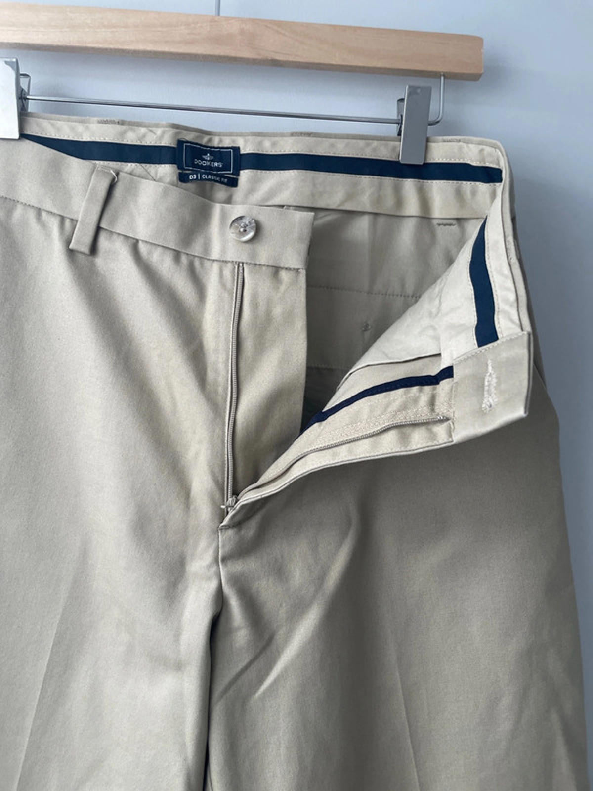 Men’s Dockers Classic Chino Trousers - W30/L30 - 1917