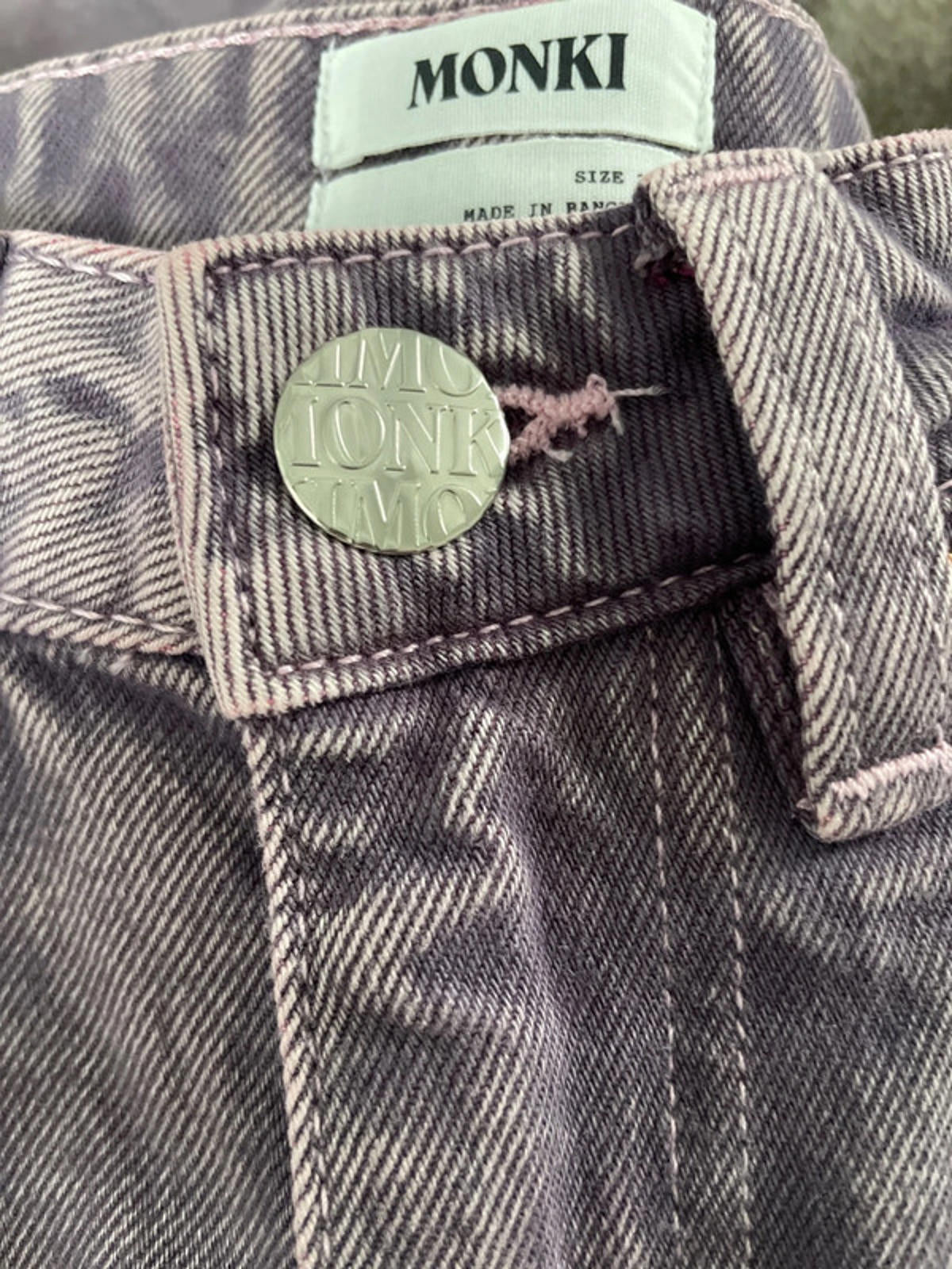 Women’s Monki Wide barrel leg jeans with patch detail In Grey Lilac Wash - W26/L32 - 2412