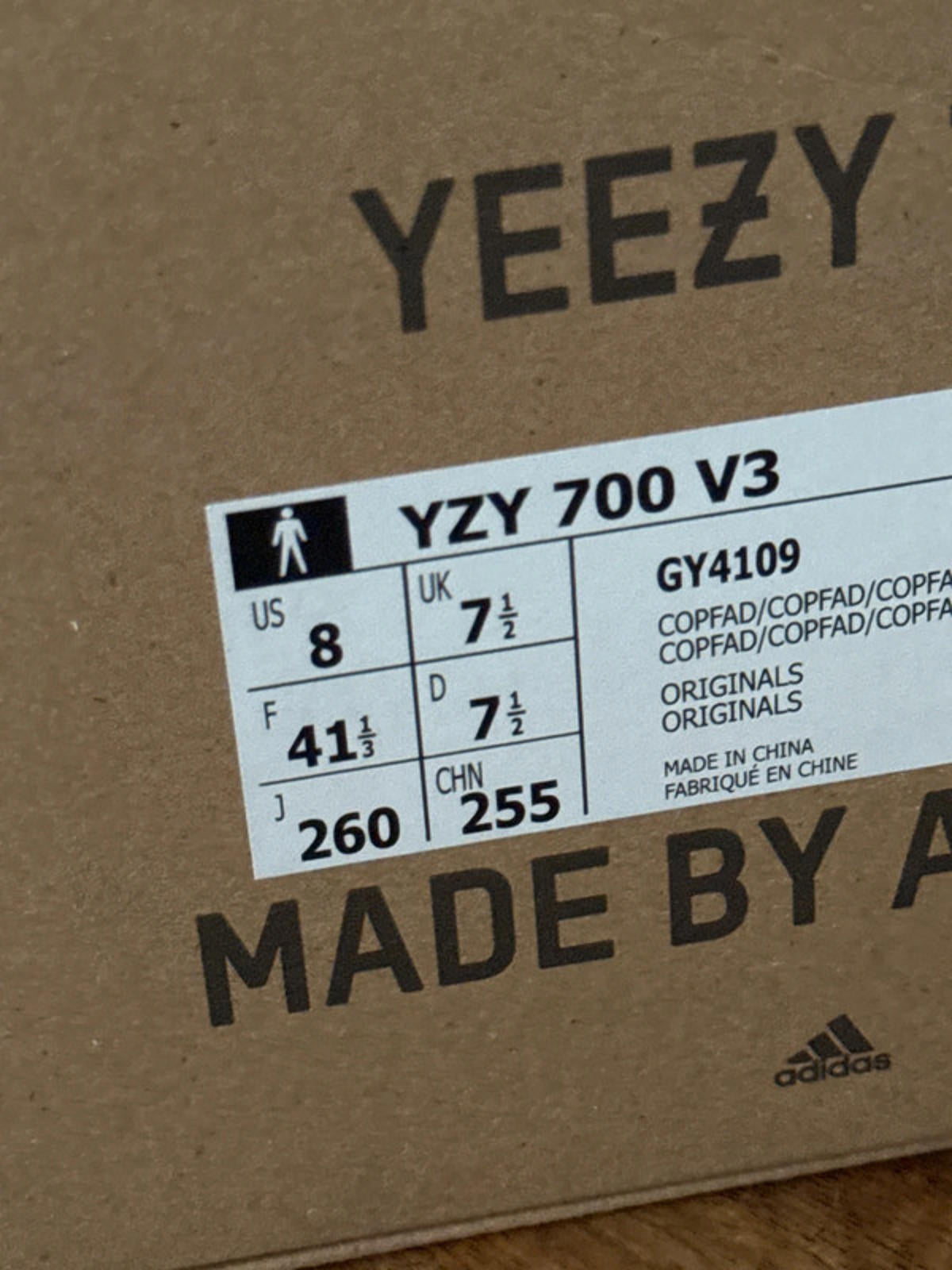 Men’s Yeezy 700 V3 Copper Fade - Uk7.5 - 1295