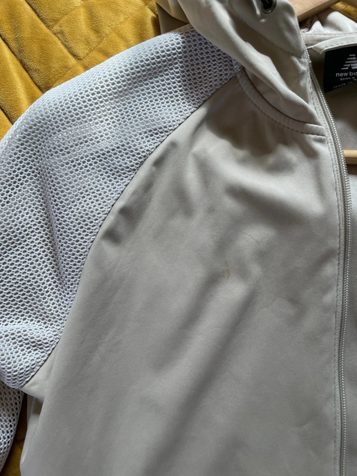 Men’s New Balance Premium Hooded Jacket - Small -2013