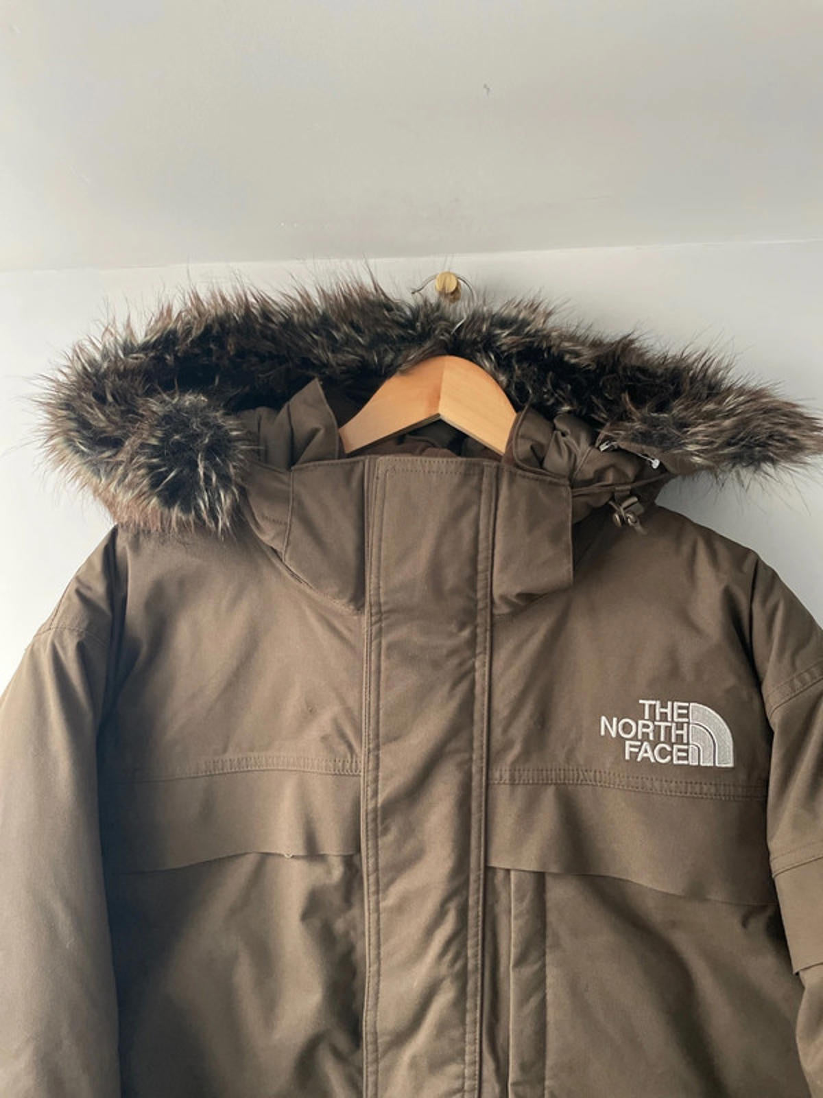 Men’s The North Face HyVent Goose Down Lined Faux Fur Trim Jacket In Brown - Large - 2398