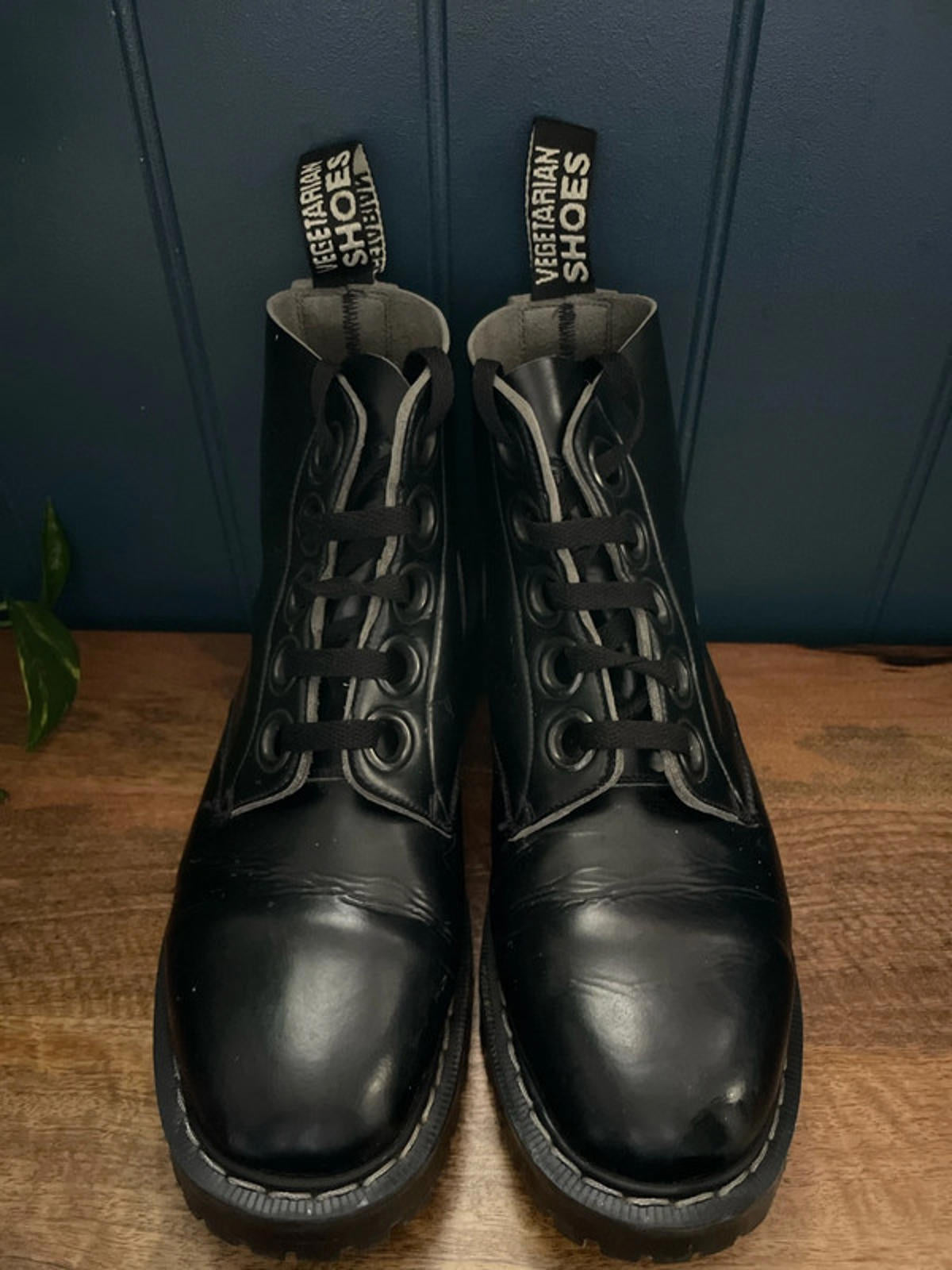 Women’s Vegetarian Shoes Made In England Lace Up Ankle Boots in Black - UK7 - 2168
