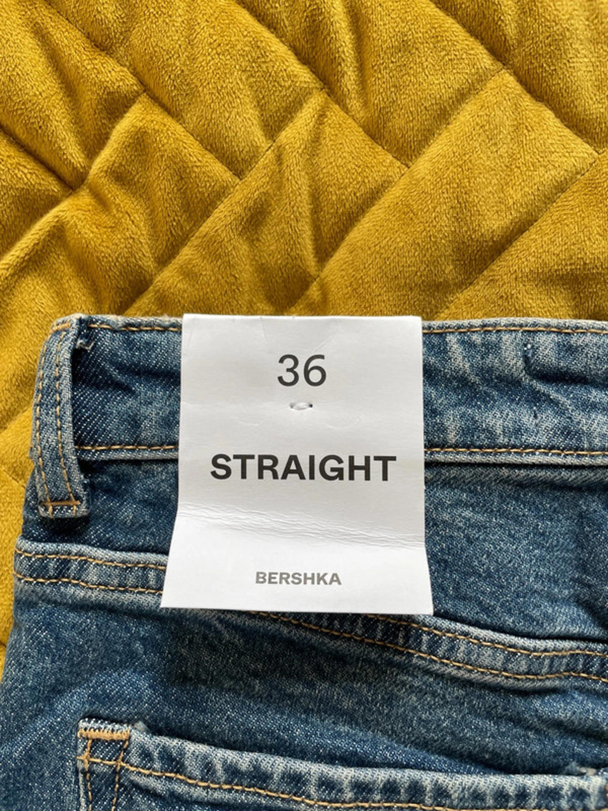 Women’s Bershka Premium Straight Fit Jeans with Raw Edge Hem - W27/L30 - 1863