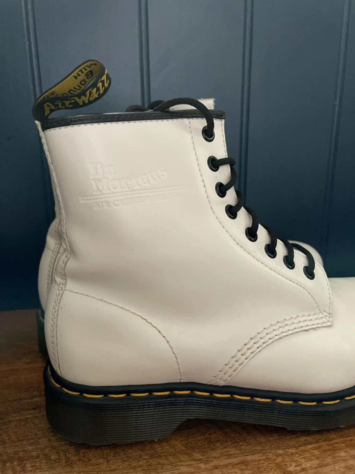 Women’s Dr Martens 1460W Mid Calf Black Lace Up Boots in Smooth White - UK6- 2169