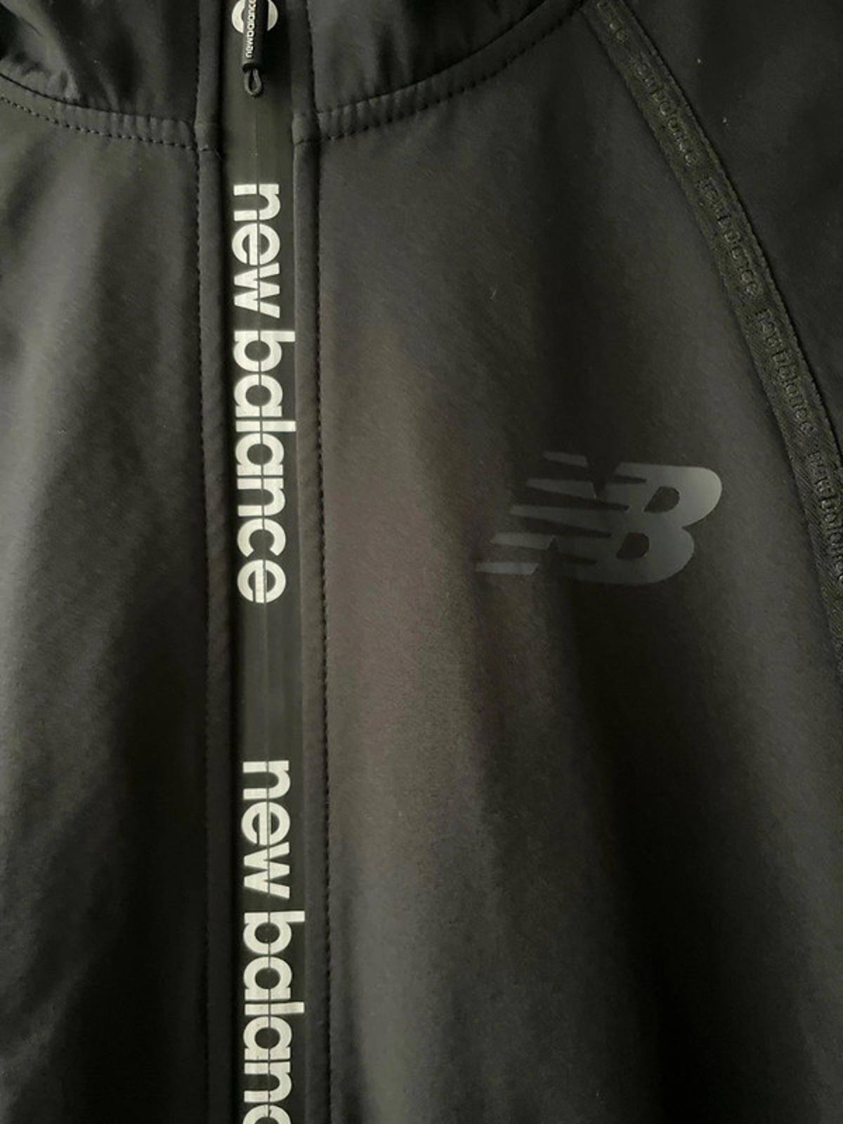 Men’s New Balance Zip Through Hooded Jacket - Medium - 1994