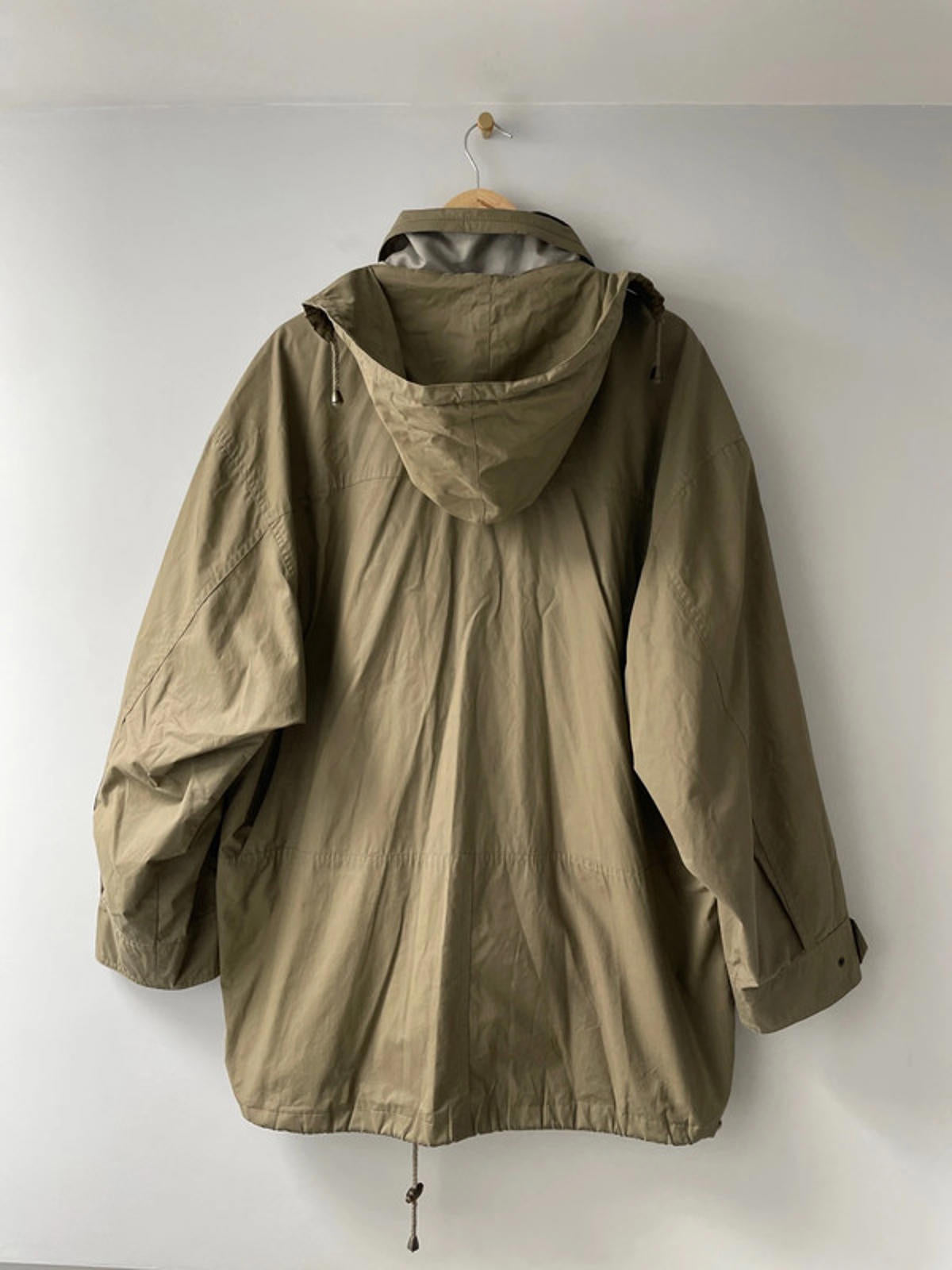 Men’s Baracuta Premium Trench Coat In Beige - Medium - 2069