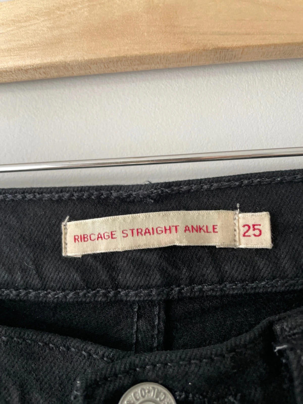 Women’s Levi’s High Waisted Ribcage Straight Fit Jeans In Black - W25/L27 - 2350