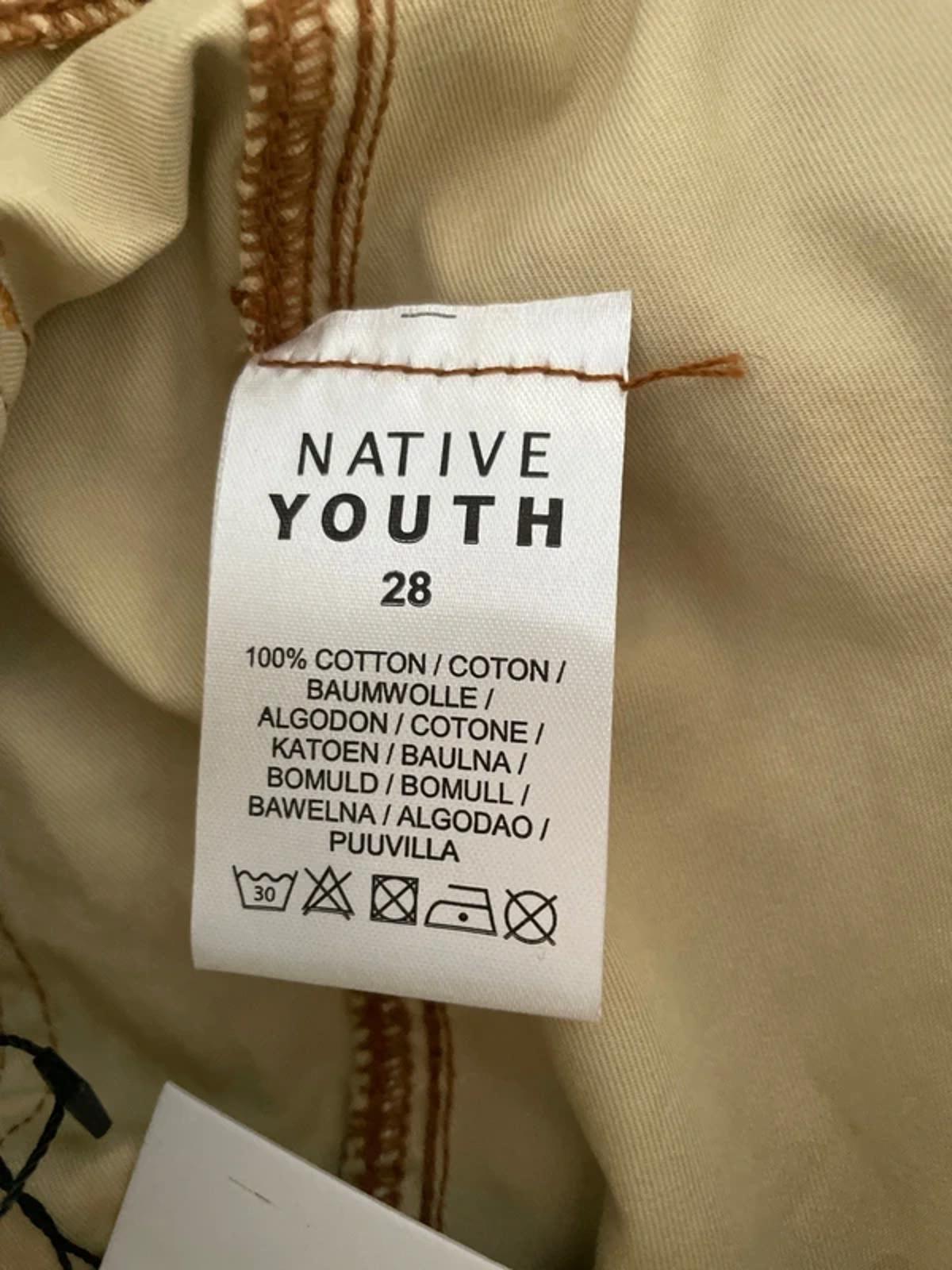 Women’s Native Youth Baggy Fit Cargo Shorts In Beige - W28/L6 - 3174