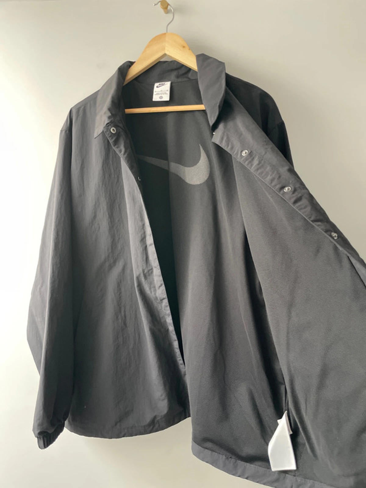 Men’s Nike Sportswear Club Coach Jacket With Large Embroidered Logo - XLarge - 2052