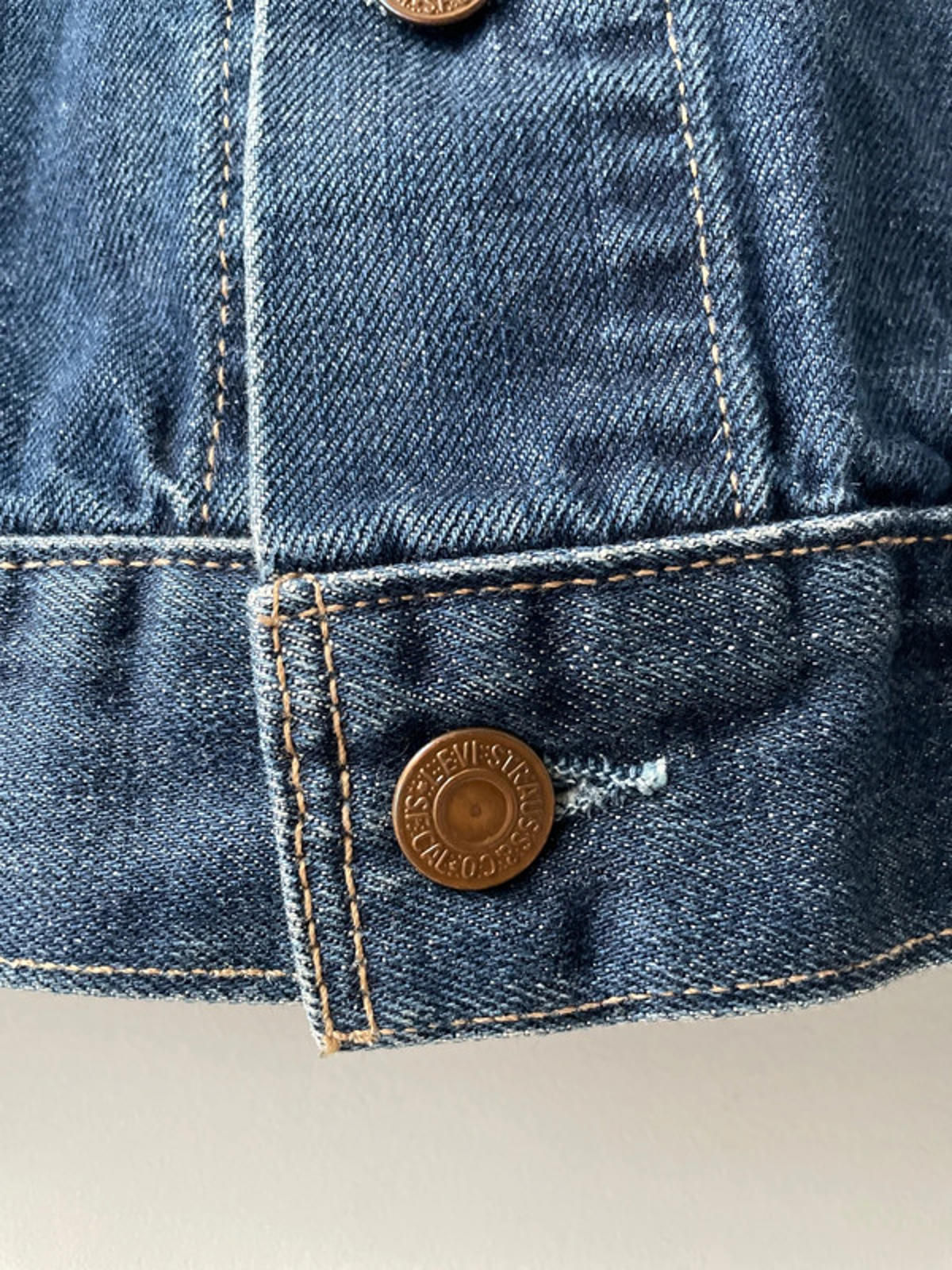 Women’s Levi’s Vintage 70500 Denim Jean Jacket In Navy - Medium - 2385