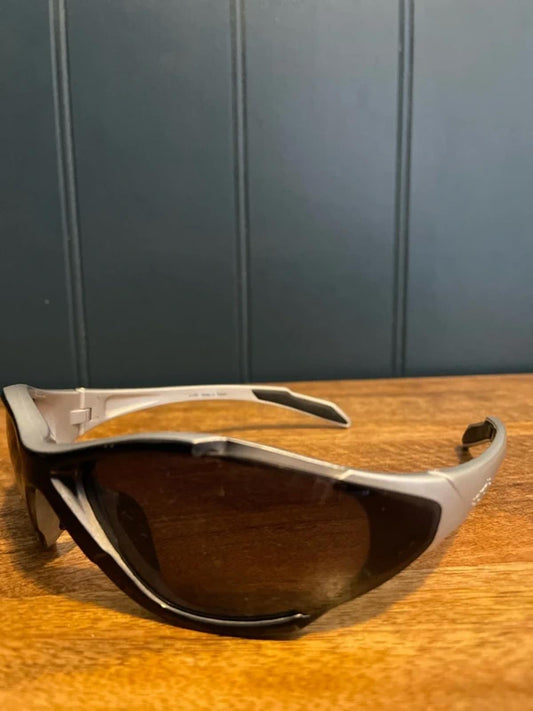 Unisex Aptonia MH 900 Wrap Design Sunglasses In Silver/Black - 2898