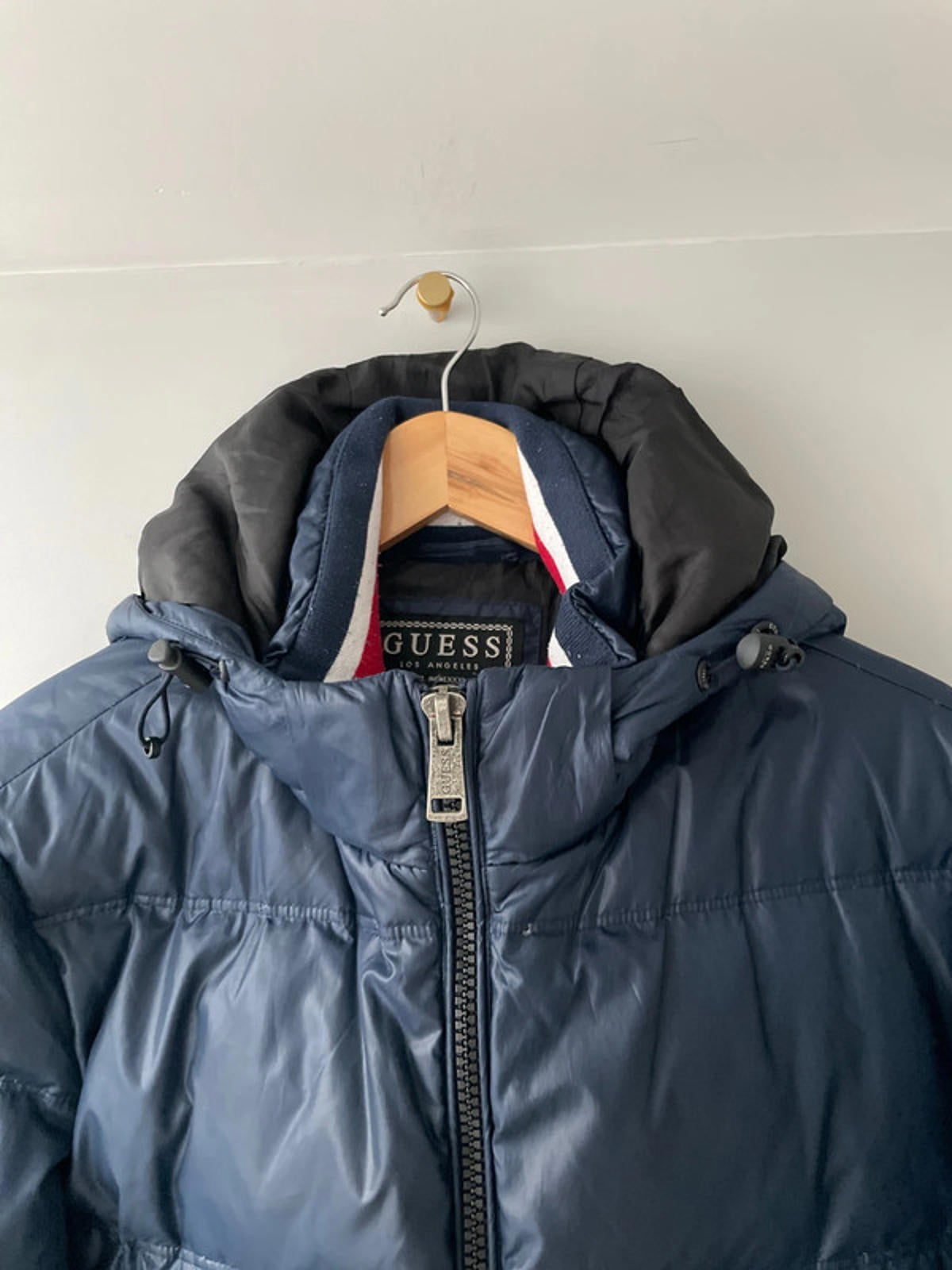 Men’s Guess Down Puffer Jacket with Detachable Hood In Navy - Small - 2381