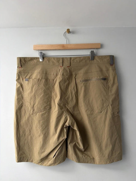 Men’s L.L.Bean Cresta Cargo Shorts In Beige - W40 - 3264