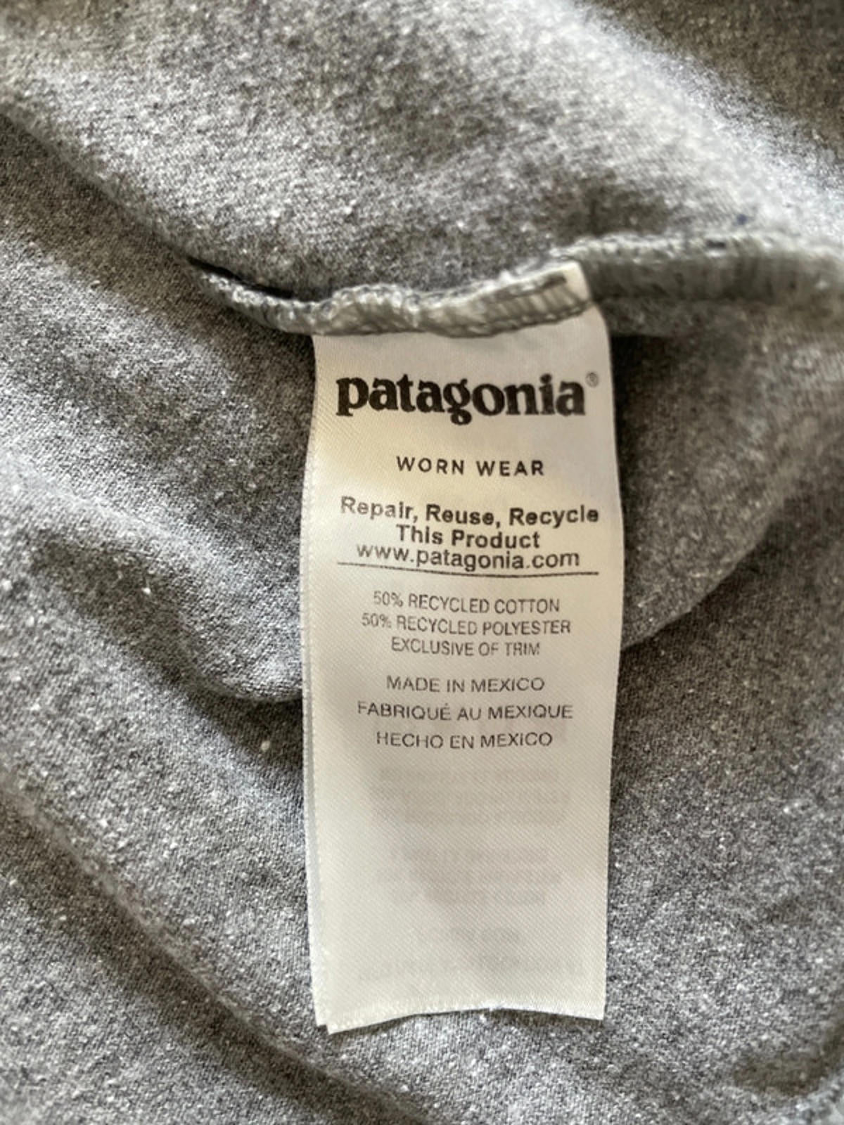 Men’s Patagonia Long Sleeve Crew Neck Printed T-shirt - Medium - 1538
