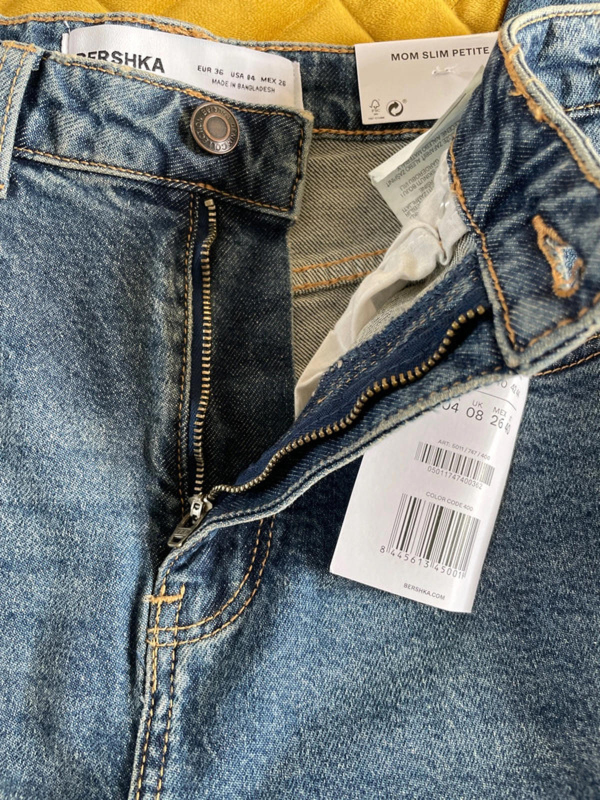 Women’s Bershka Premium Mom Slim Petite Fit Jeans - W28/L24 - 1862