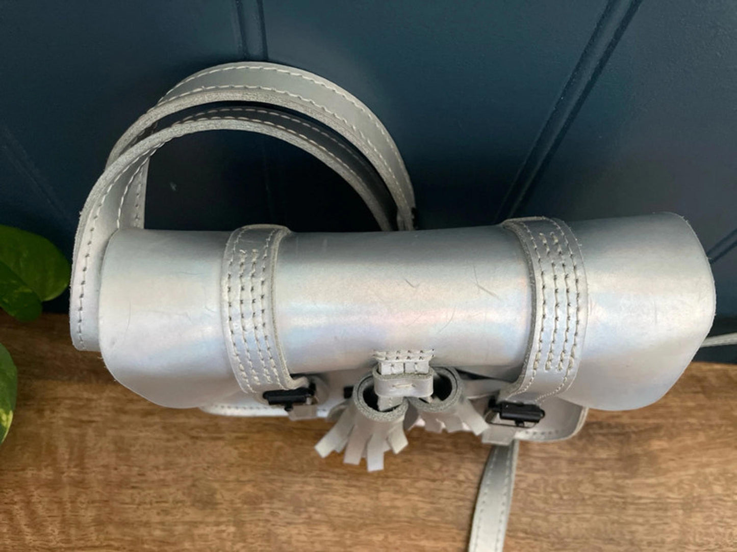 Women's Dr Martens 7'' Iced Metallic Leather Satchel In Silver - 2422