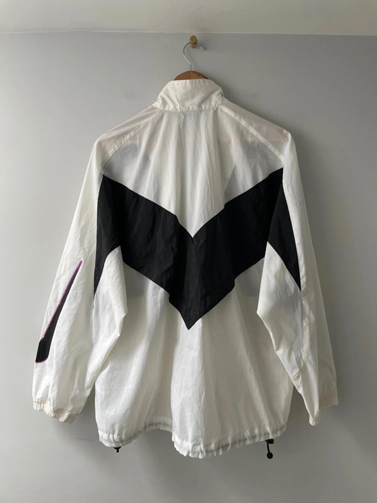 Men’s Nike Vintage Oversized Fit White Label Windbreaker Jacket In White/Black - Medium- 2393