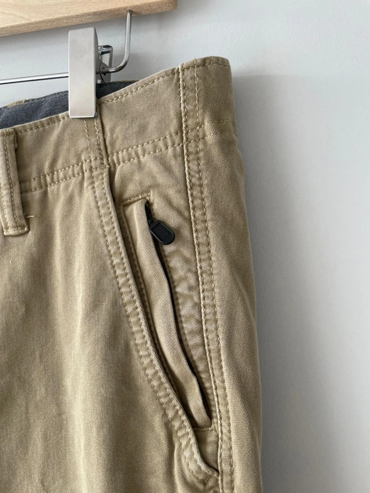Men’s Dockers Premium Slim Tapered Fit Chino Trousers - W34/L32 - 1716