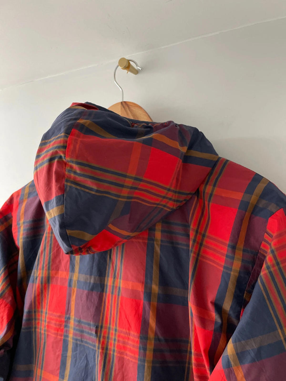 Boys The North Face Checked Padded Hooded Puffer Jacket In Red/Blue - XL- 2374