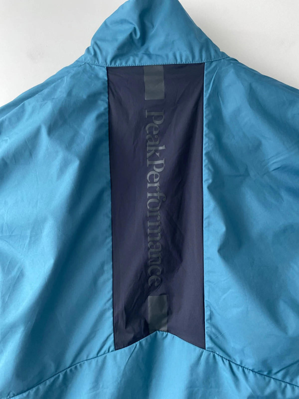 Men’s Peak Performance Meadow Wind Blue Running Vest - Medium - 1987