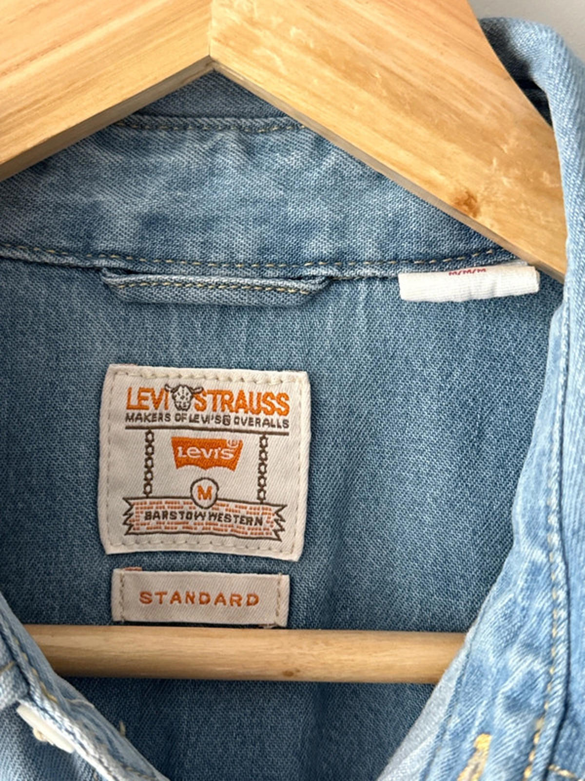 Men’s Levi’s Standard Fit Western Chambray Denim Shirt - Medium - 1970
