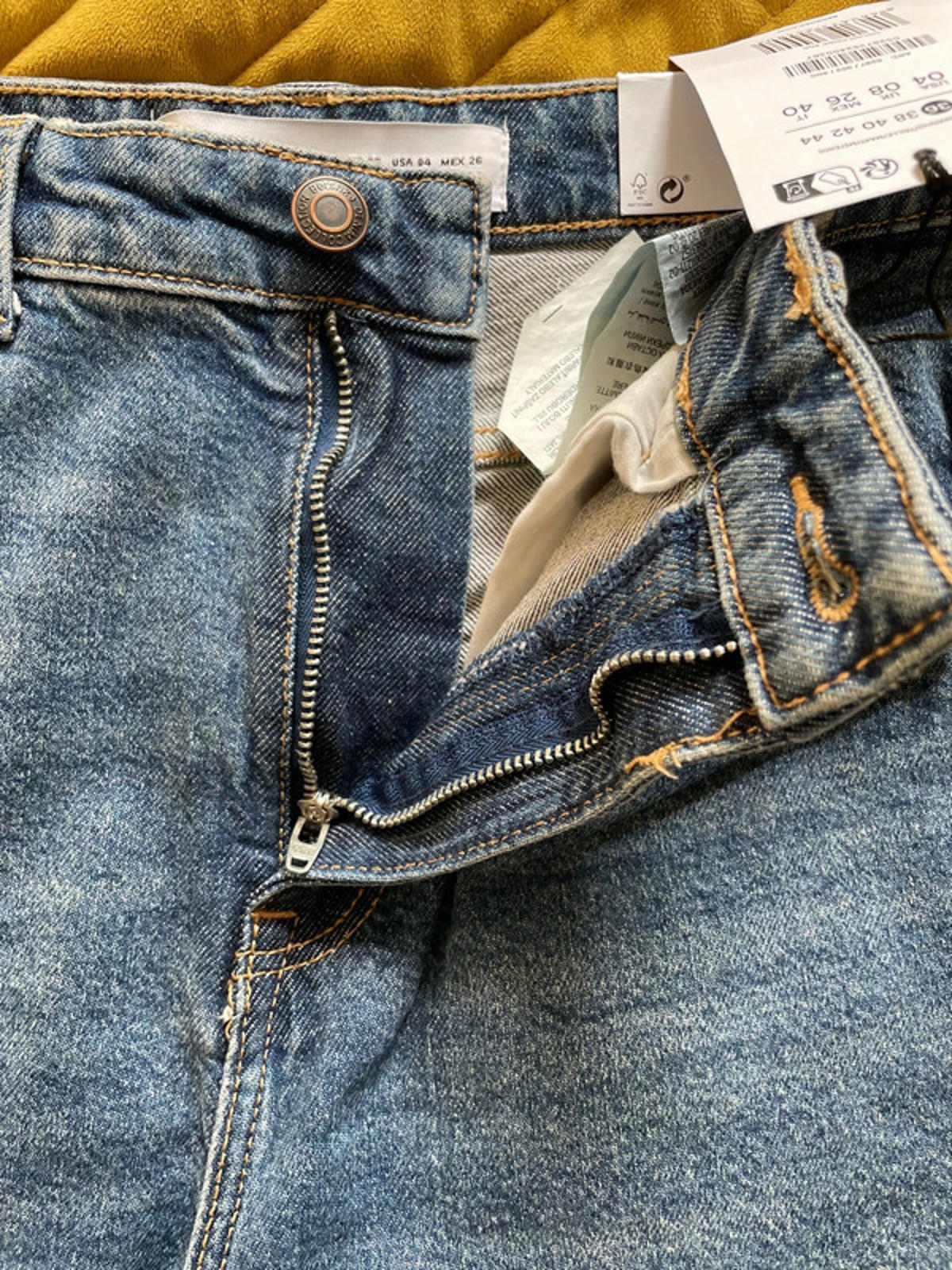 Women’s Bershka Premium Straight Fit Jeans with Raw Edge Hem - W27/L30 - 1863