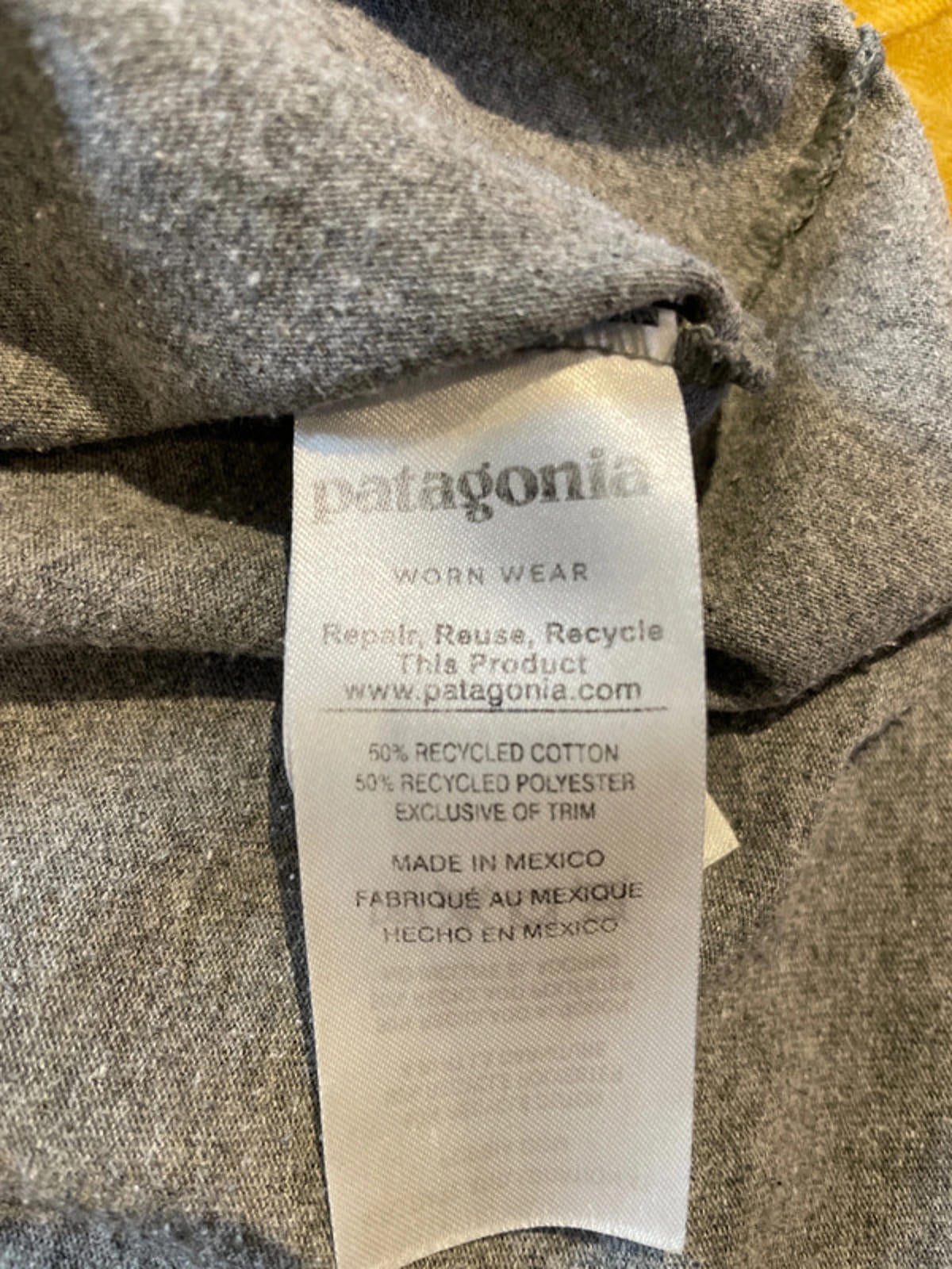 Men’s Patagonia Crew Neck Printed T-shirt In Grey - Medium - 2544
