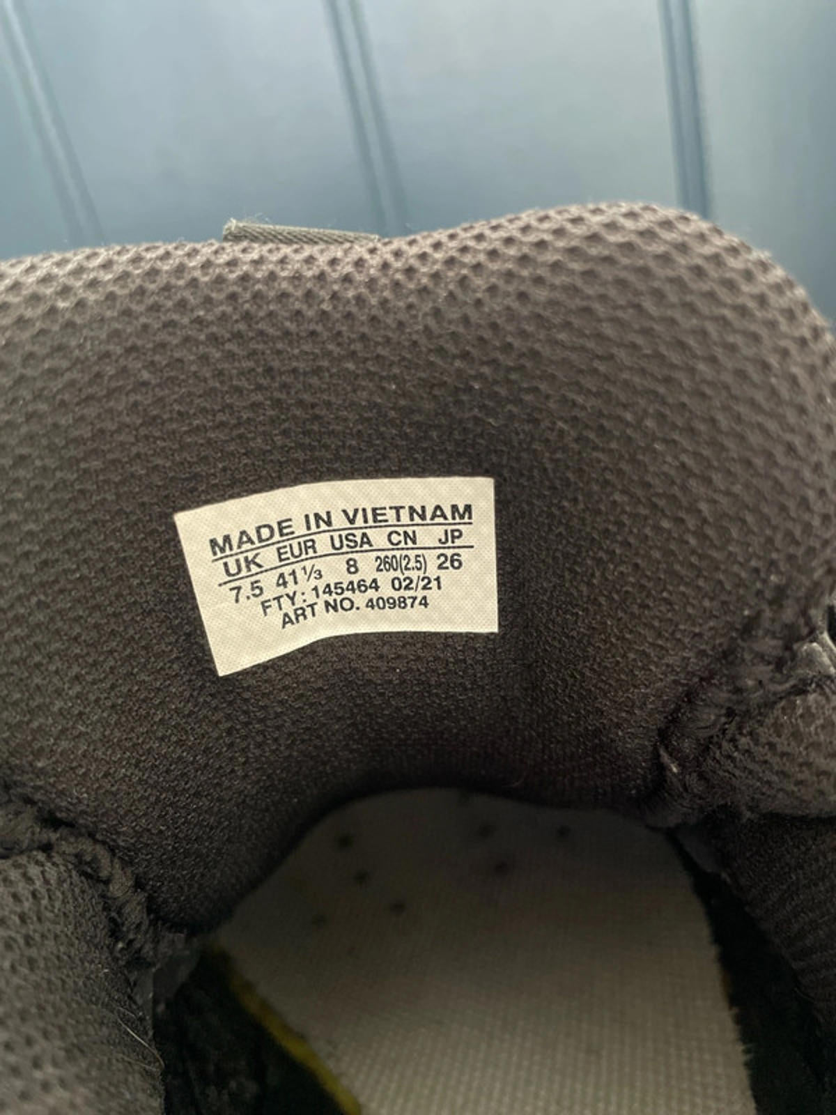 Men’s Salomon XA Pro 3D V8 Trainers In Black - UK 7.5 - 2112