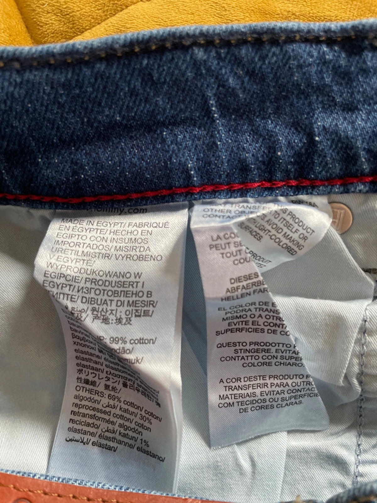 Women’s Tommy Hilfiger Mom Ultra High Tapered Fit Jeans In Navy - W26/L32 - 2348