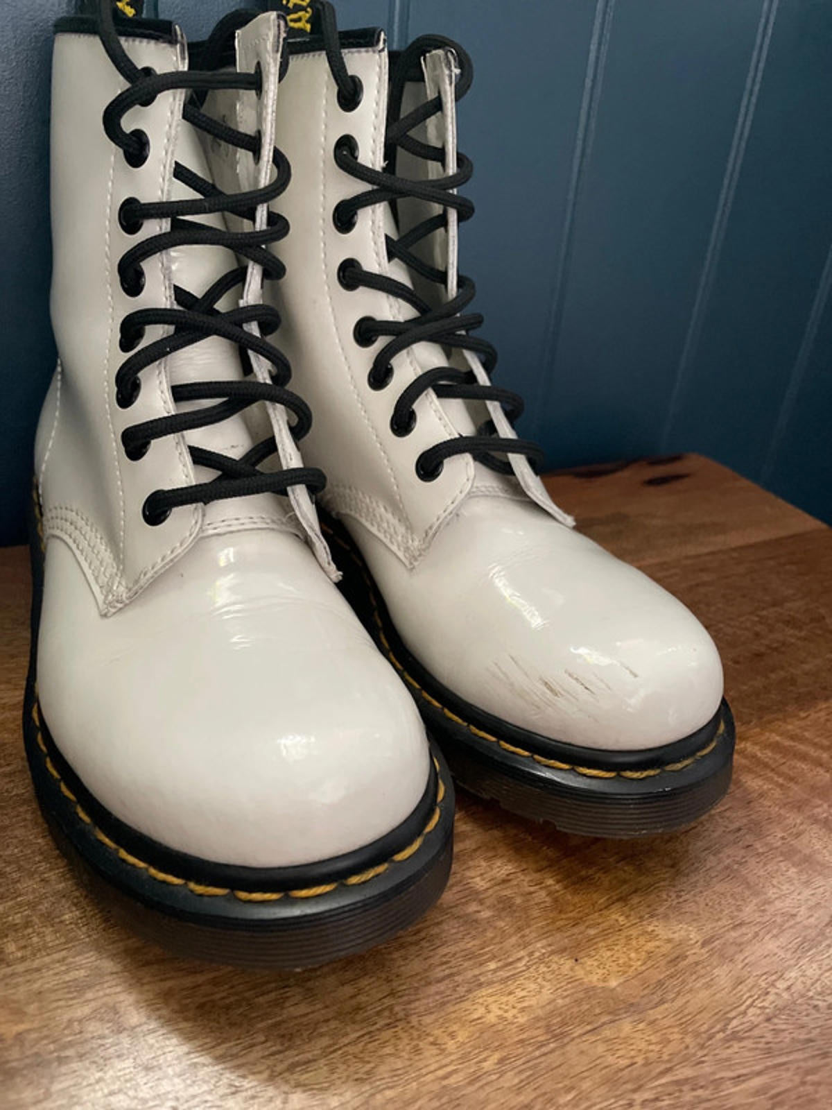 Women’s Dr Martens 1460W Mid Calf Lace Up Leather Boots In White - UK4 - 2162