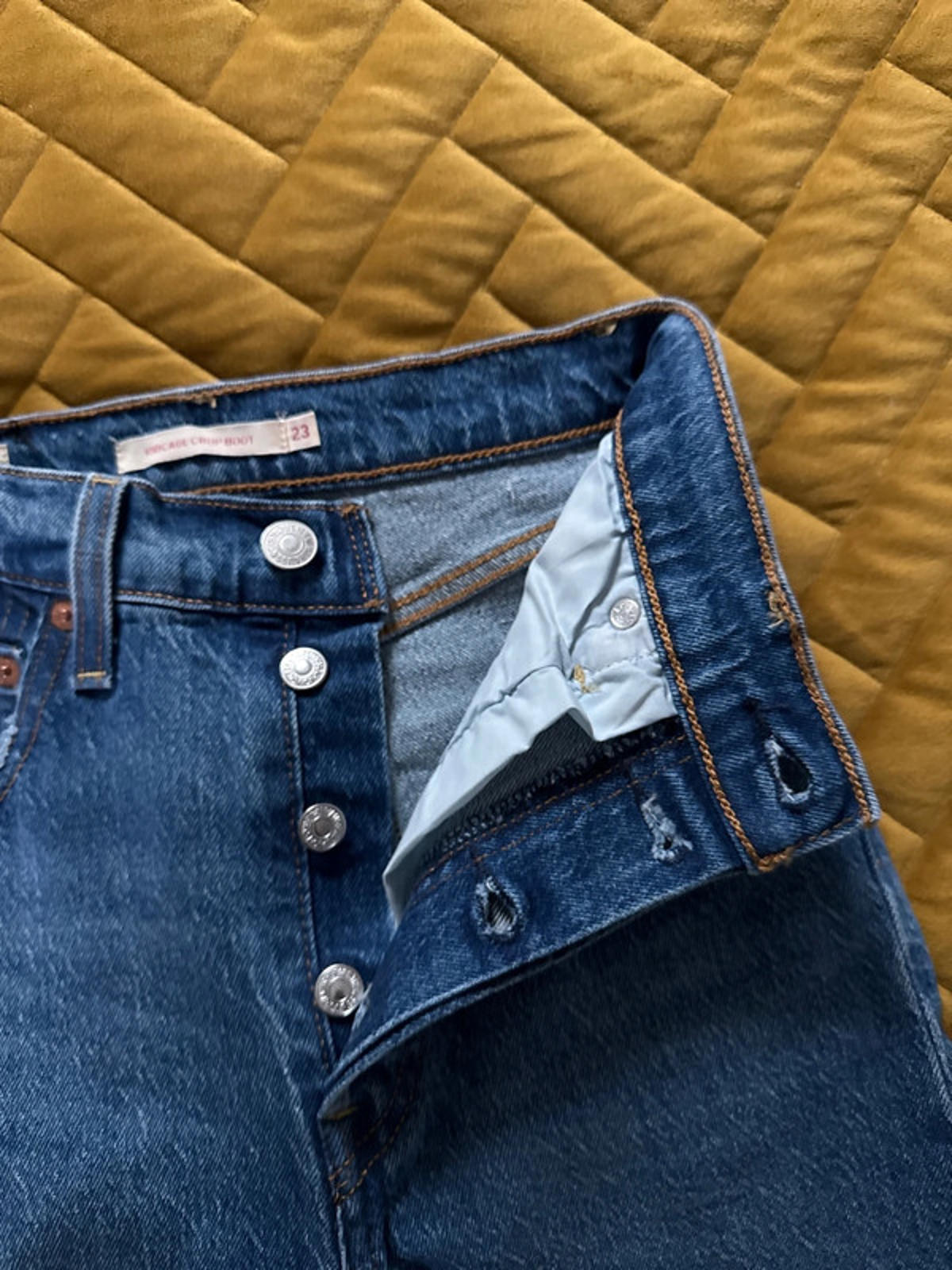 Women’s Levi’s Ribcage Crop Boot Fit High Waisted Jeans - W23 / L27 - 0313