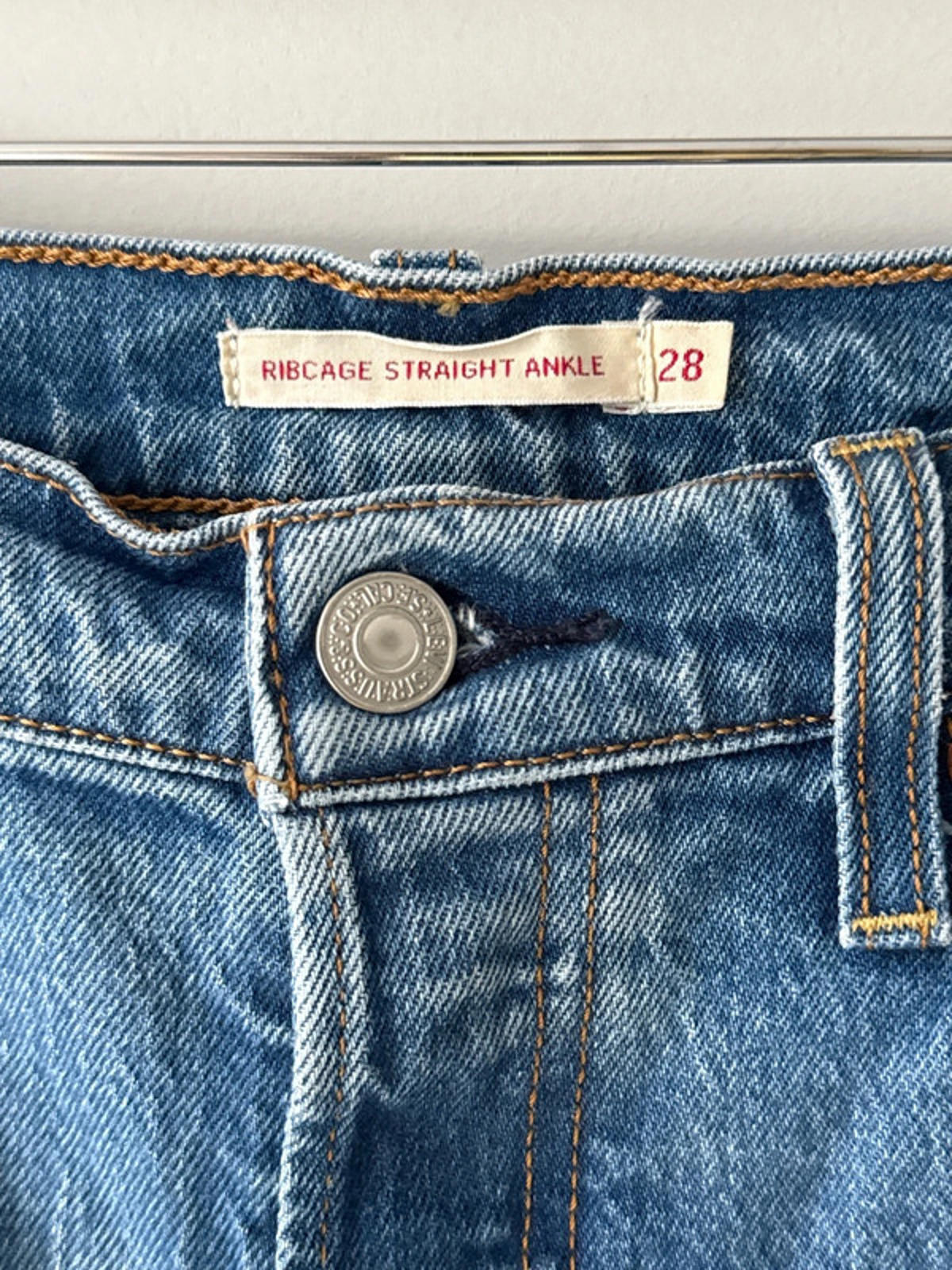 Women’s Levi’s Ribcage Straight High Waisted Fit Jeans - W28/L27 - 1956