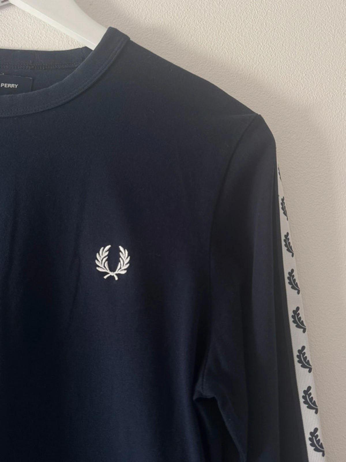 Men’s Fred Perry Crew Neck Long Sleeve T-Shirt In Navy - Small - 1450