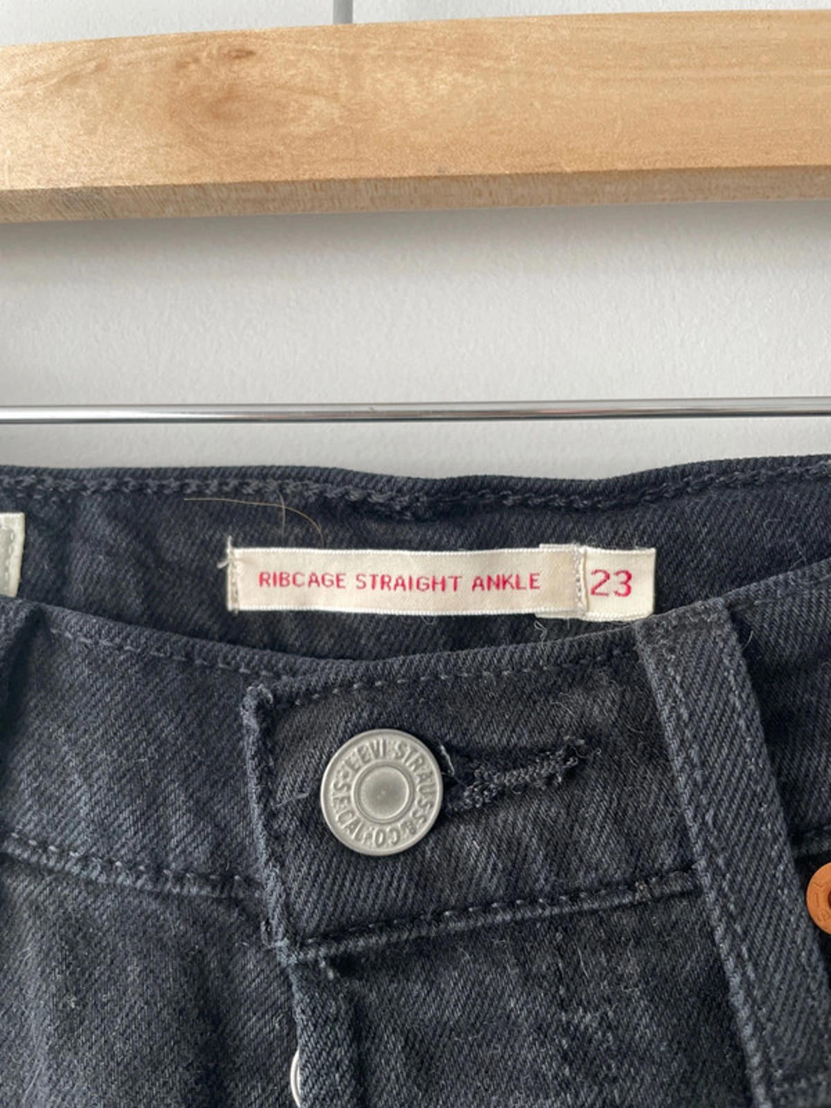 Women’s Levi’s Ribcage Straight High Waisted Fit Jeans In Black - W23/L27 -1842