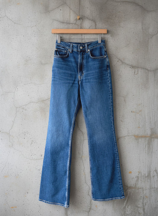 Women’s Arket High Waisted Bootcut Fit Jeans In Navy - W25/L32 - 2001
