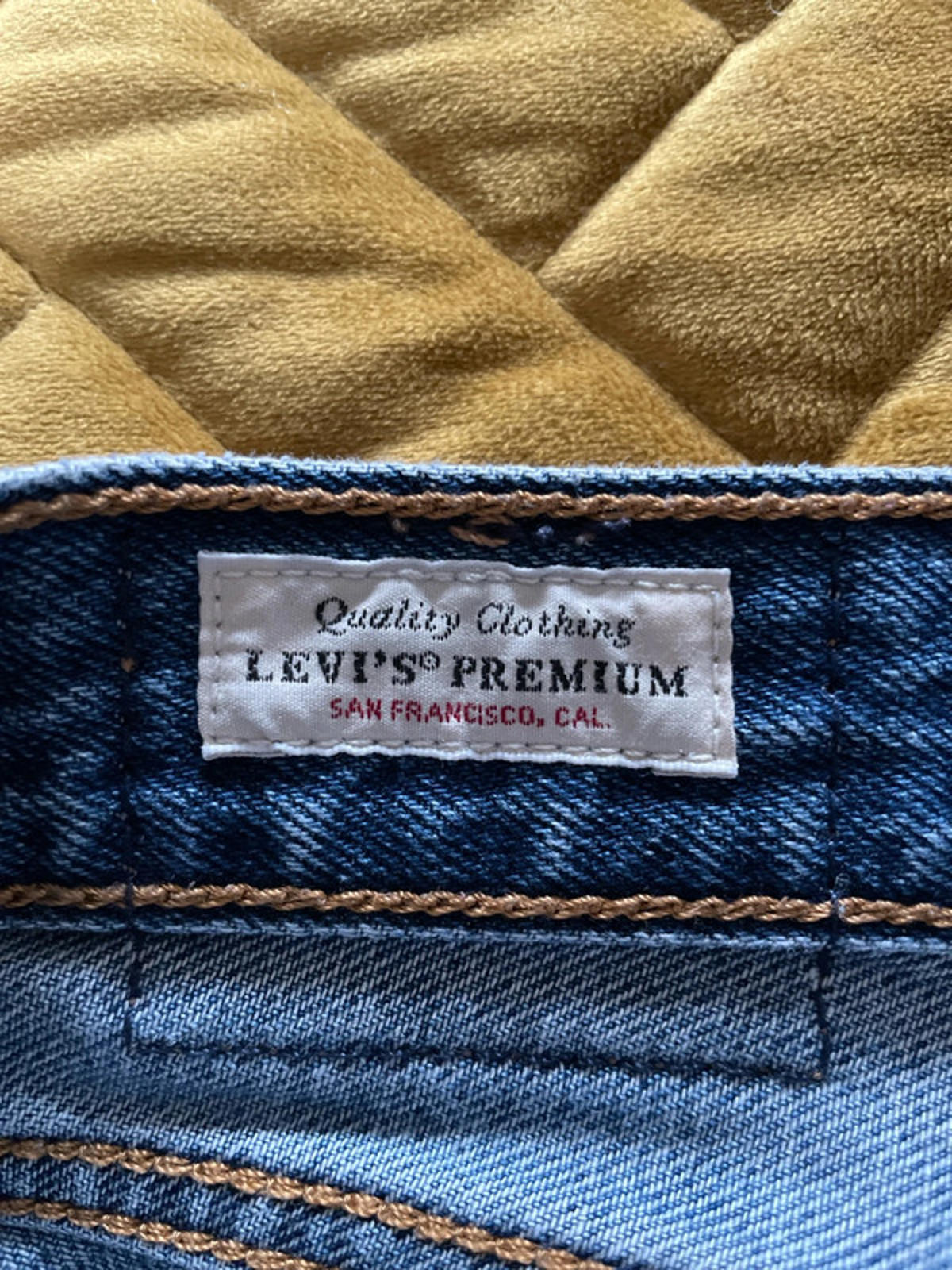 Women’s Levi’s High Waisted Ribcage Straight Fit Jeans In Navy - W32/L29 - 2370