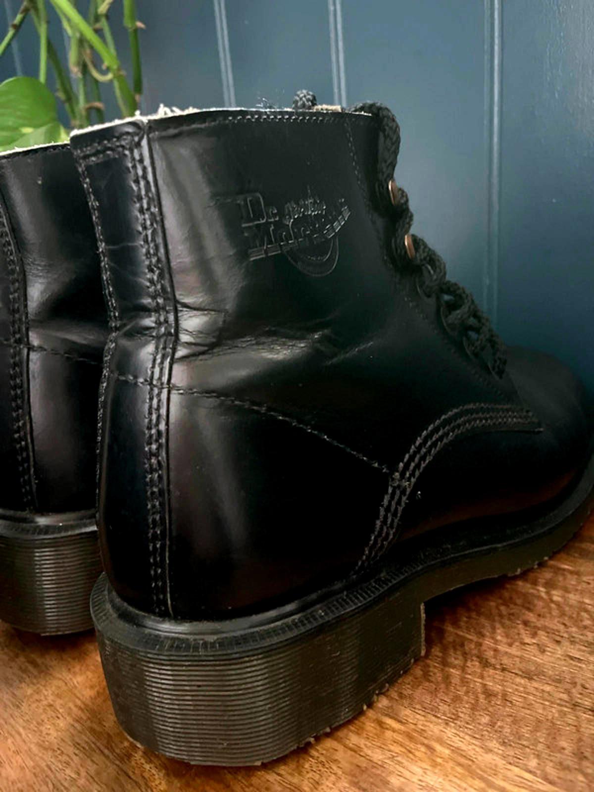 Women’s Dr Martens Made In England Lace Up Leather Boots In Black - UK6 - 2167