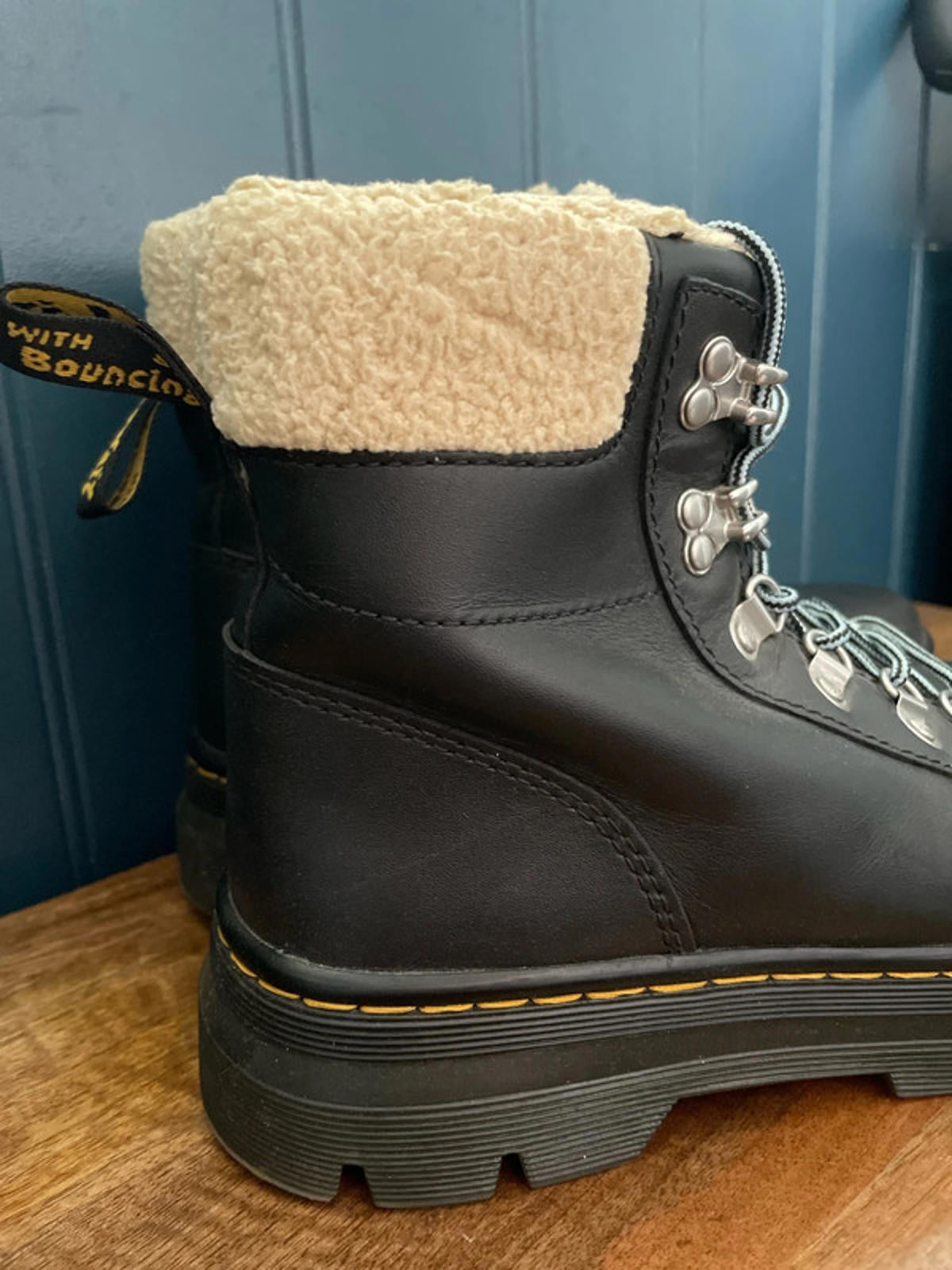 Women’s Dr Martens Combs Premium Leather Faux Fur Lined Lace Up Boots In Black - UK6 - 2357