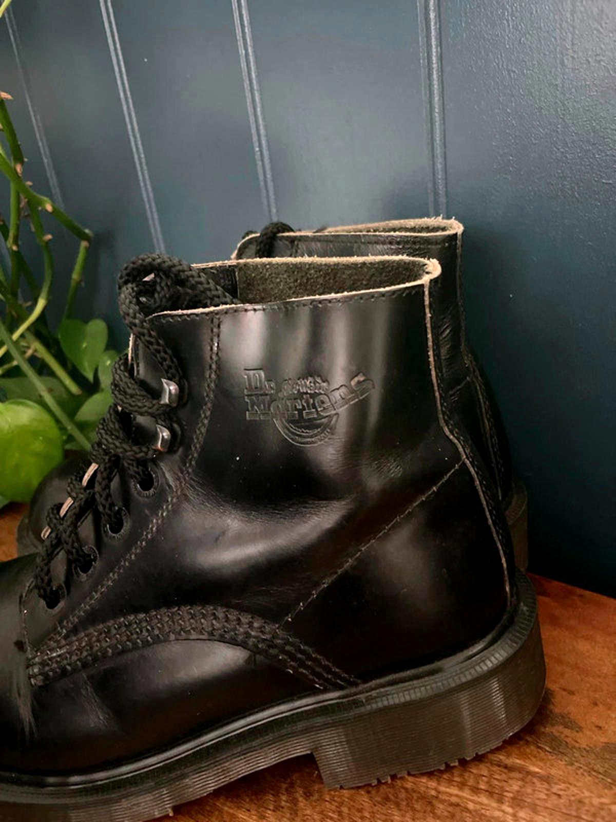 Women’s Dr Martens Made In England Lace Up Leather Boots In Black - UK6 - 2167